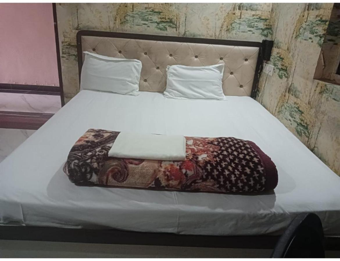 Shivam Hotel, Gorakhpur Eksteriør bilde