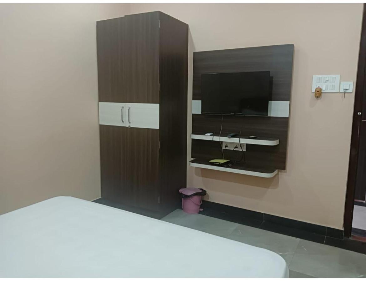 Shivam Hotel, Gorakhpur Eksteriør bilde